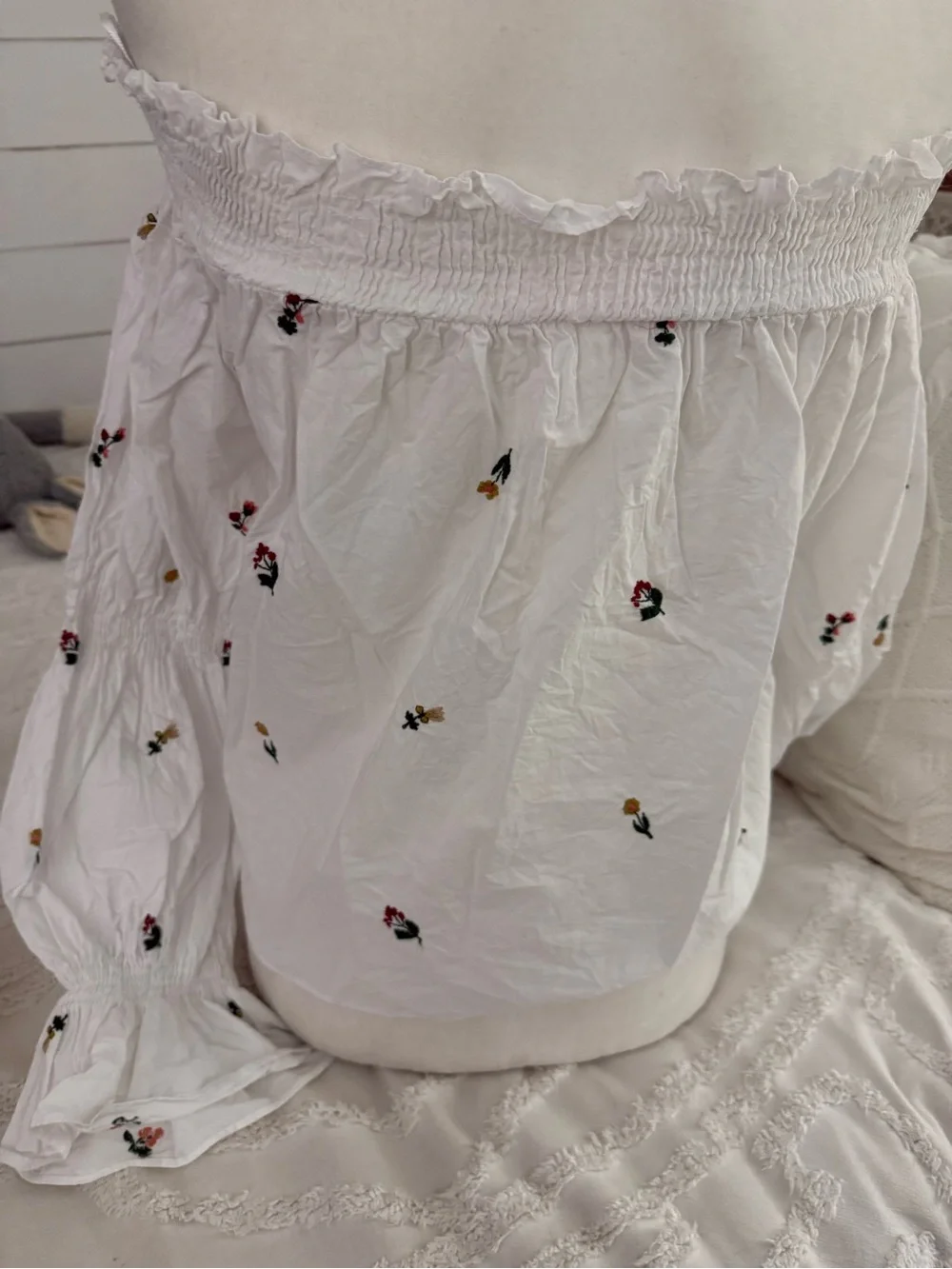 Zara White Off-Shoulder Floral Embroidered Blouse